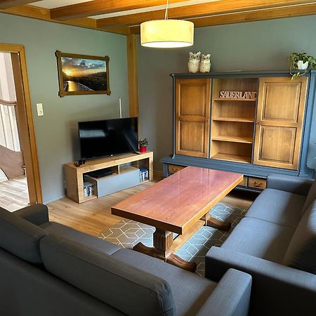 Modernisierte Ferienwohnung Im Schoenen Sauerland Meschede Bagian luar foto